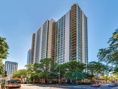 1255 N Sandburg Ter UNIT 1604, Chicago, IL, 60610