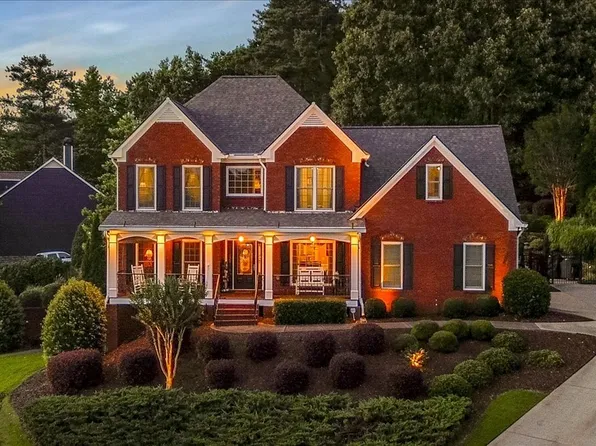 20 Lake Overlook Dr, White, GA 30184