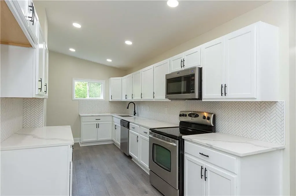 1645 Abner Ter NW — Photo 4