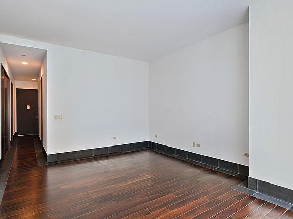 5th image of 40 Broad St APT 17C