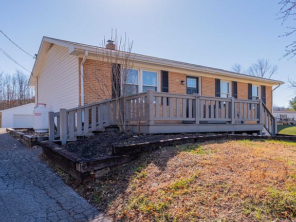 4th image of 143 Wilkins Ln