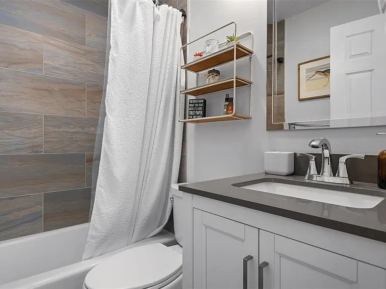 3201 Beneva Rd #201 — Photo 19
