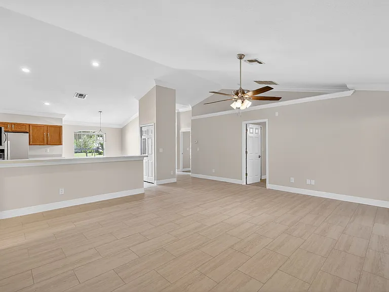 2294 Knollwood Dr — Photo 4