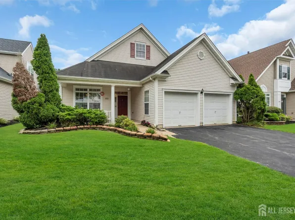 222 Sunflower Ln, Princeton Junction, NJ 08550