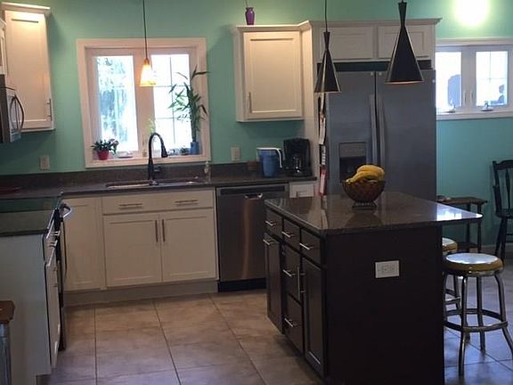 3rd image of 611 Clifton Dr