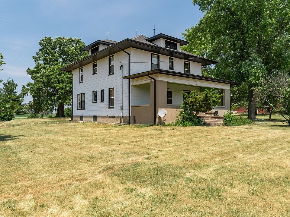 1715 E Howard St, Pontiac, IL 61764 Zillow