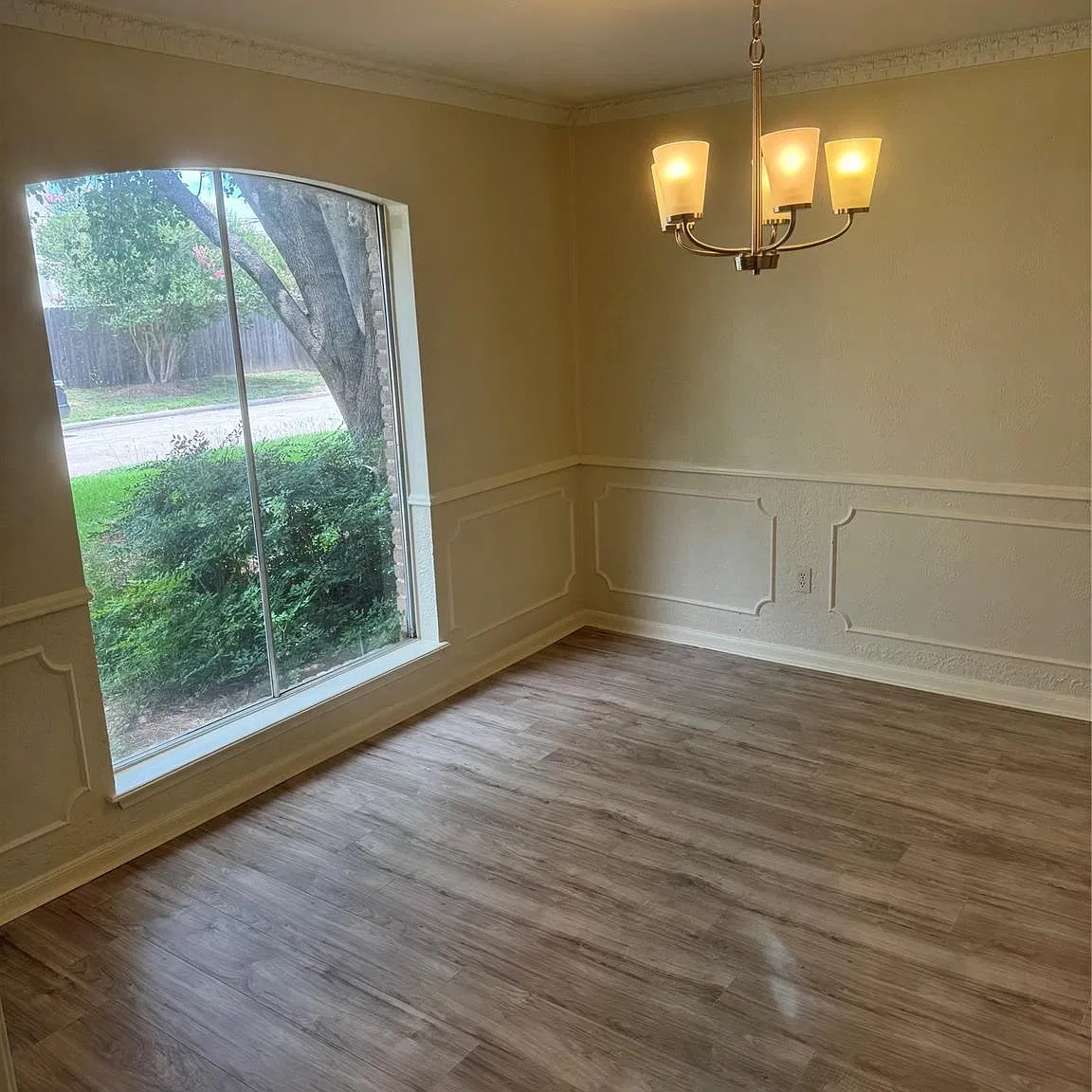 5 bed, 3.5 bath, 3079 sqft, $2,495 — Photo 4