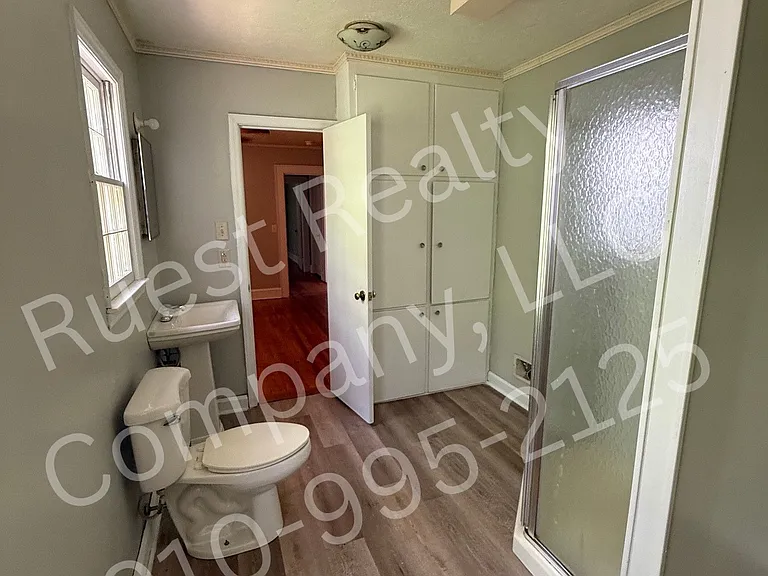 401 Dogwood Ln — Photo 8
