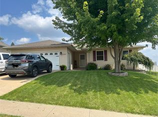 2280 Trenton Rd, Dubuque, IA 52002