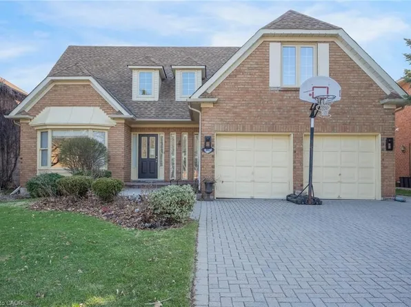 1612 Pilgrims Way, Oakville, ON L6M 2H1