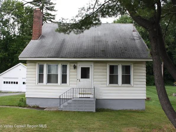 1534 Columbia Turnpike, Castleton, NY 12033