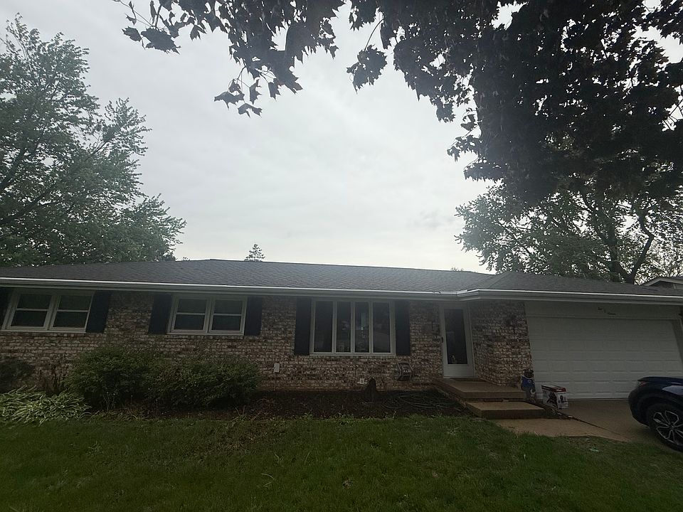 2nd image of 207 Hammitt Dr