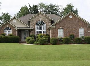 136 Bucks Pocket Dr, New Market, AL 35761