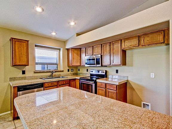 4th image of 3842 E Bancroft Ct