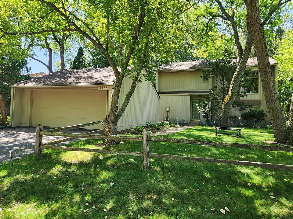 1st image of 1765 Black Oaks Ln N