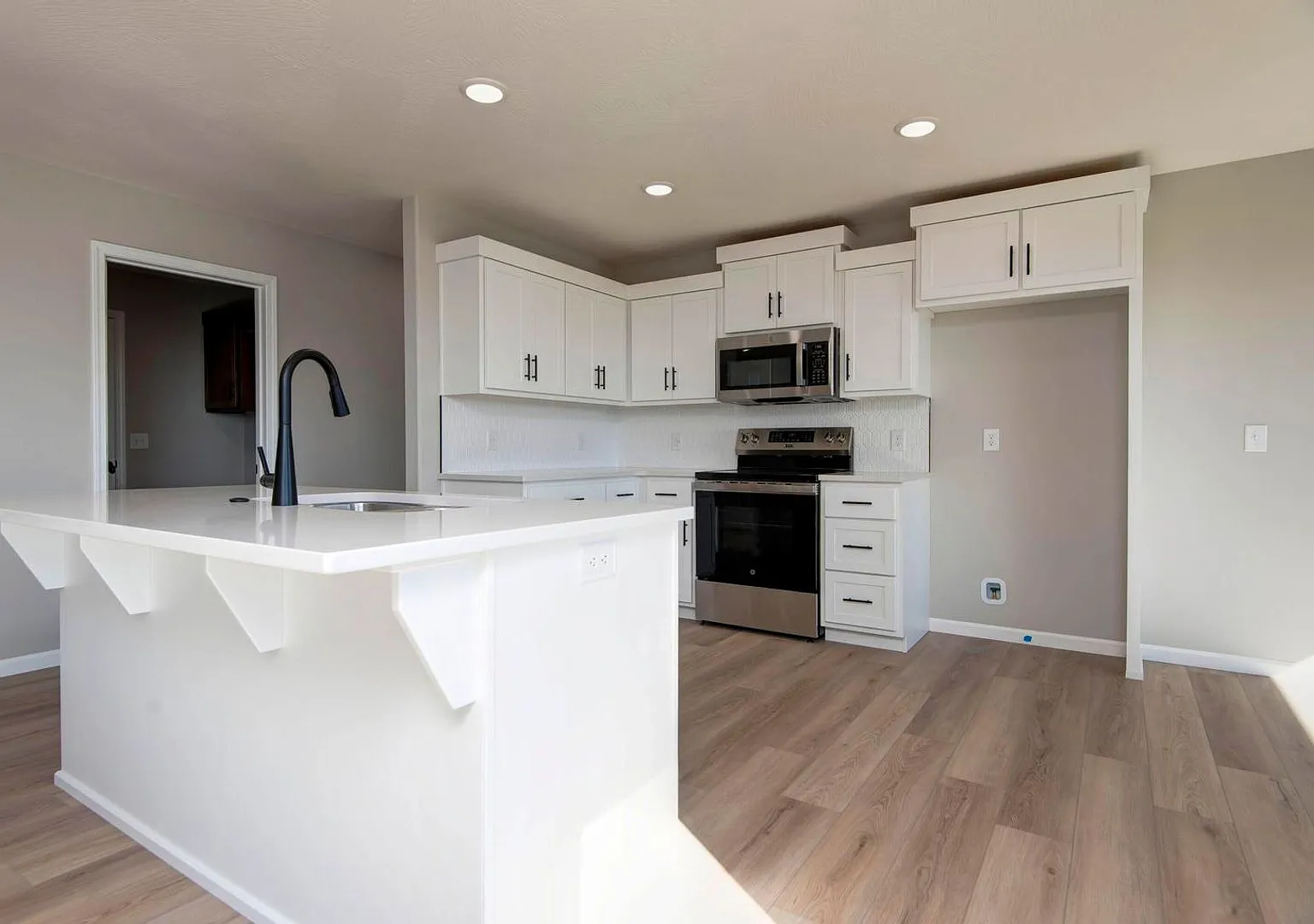 South Nixa 4 Bedroom Family Home — Photo 2
