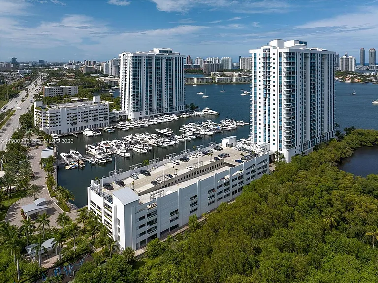 17111 Biscayne Blvd #207 — Photo 44