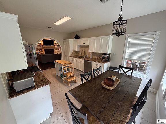 5th image of 1512 Bonaparte Dr