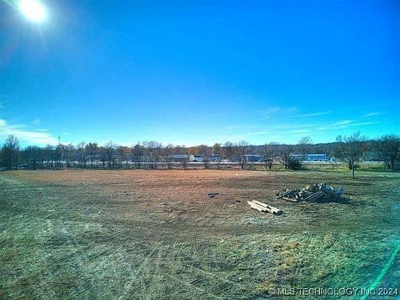 5th image of 190 E Sunday Ave