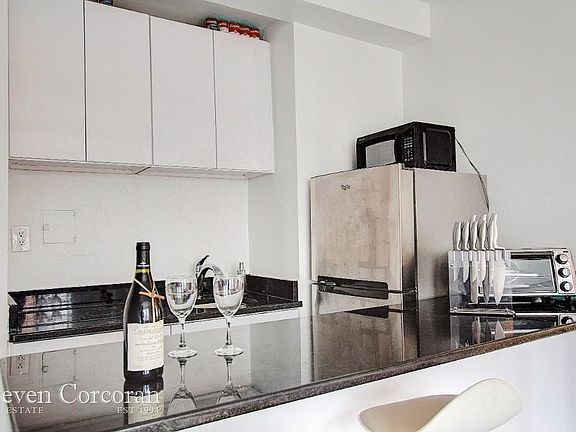 4th image of 5 Tudor City Pl APT 1405