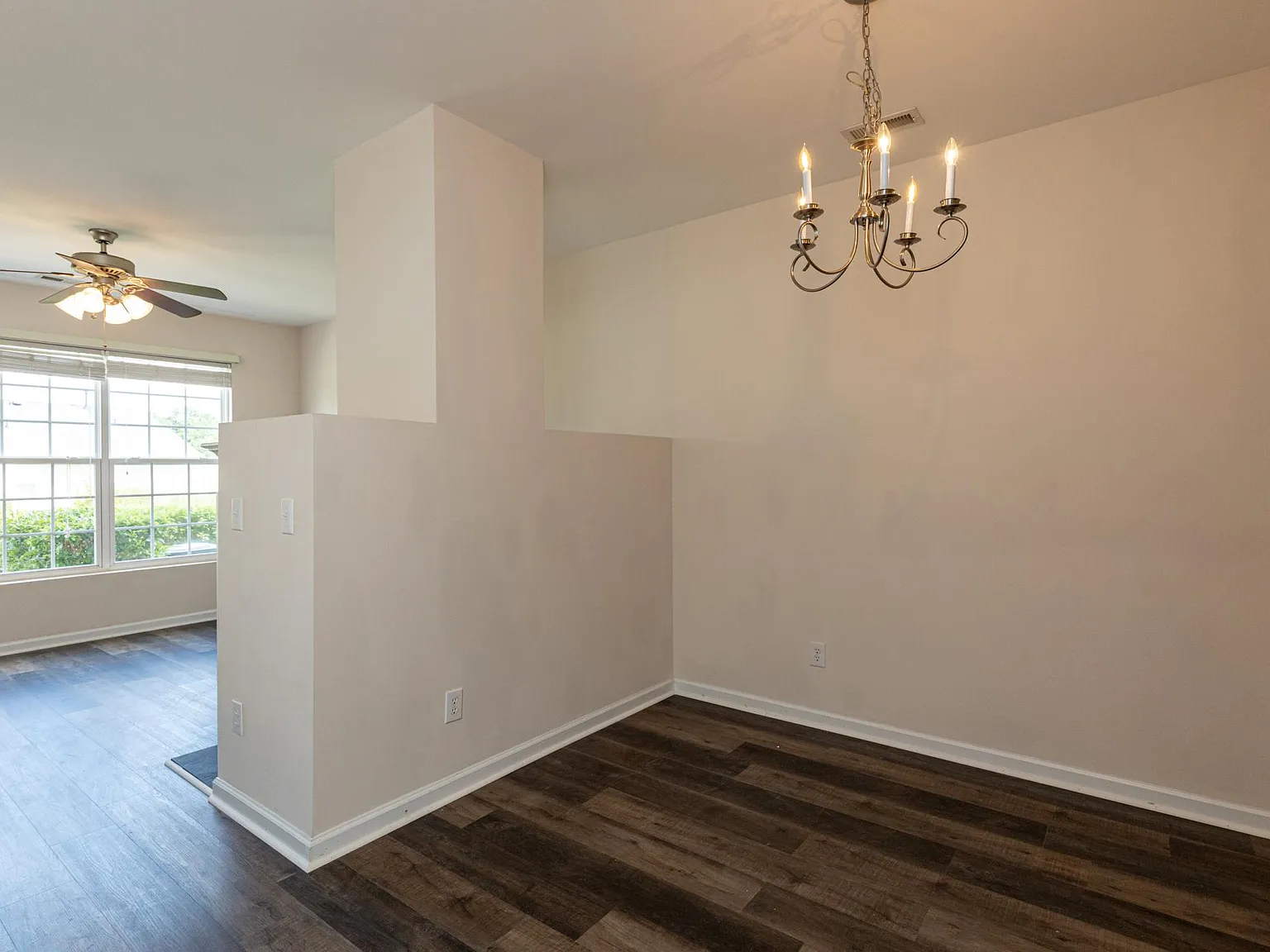 3 bed, 2.5 bath, 1470 sqft, $1,750 — Photo 3