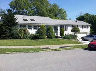26016 69th Ave, Glen Oaks, NY 11004