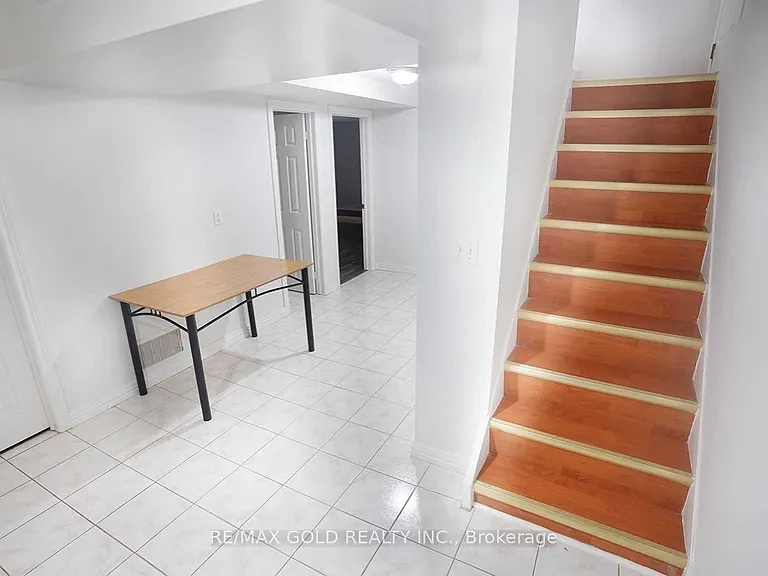 43 Saintsbury Sq #BASEMENT — Photo 9