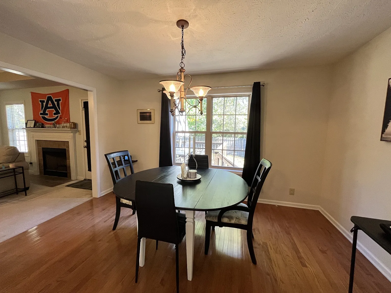 3 bed, 1390 sqft, $1,650 — Photo 4