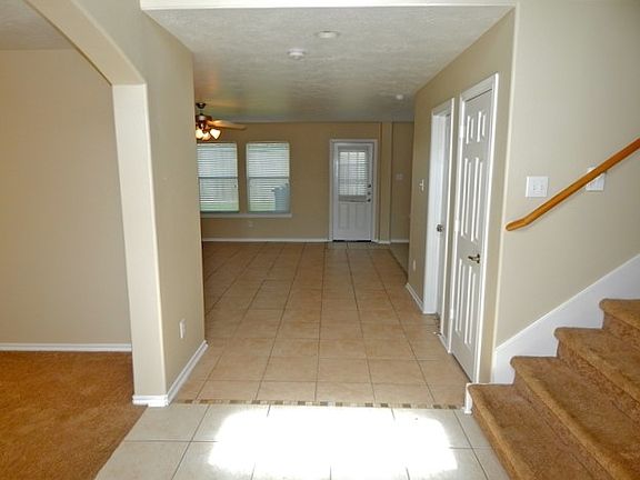 5th image of 6906 Fountain Lilly Dr