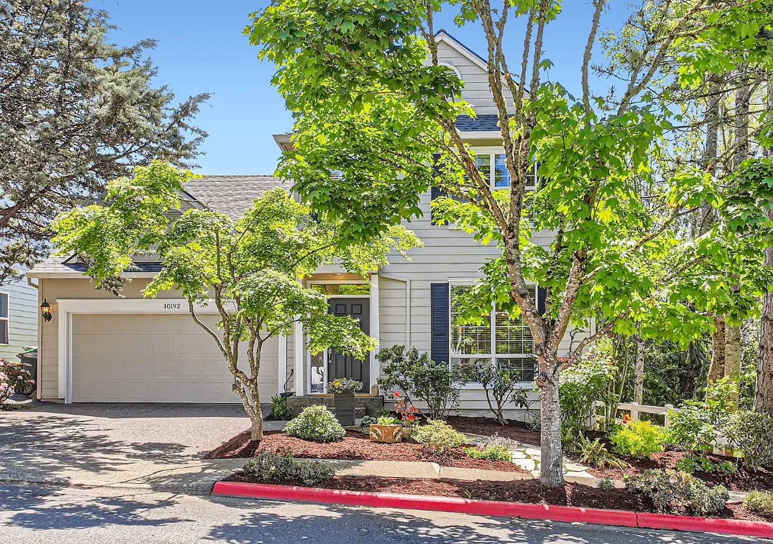 Spacious Cedar Mill Home with Forested Views & Easy Commute to I-5 and Hwy 217! — Photo 3