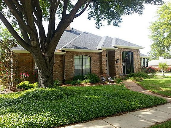 2nd image of 159 Winding Hollow Ln
