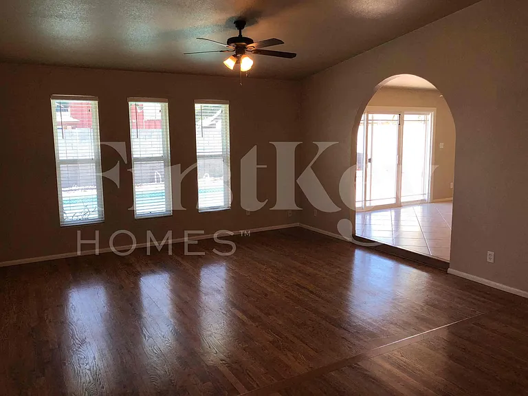 3672 W Windrose Dr — Photo 2