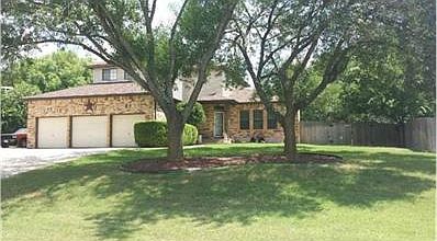 2nd image of 105 E Nakoma