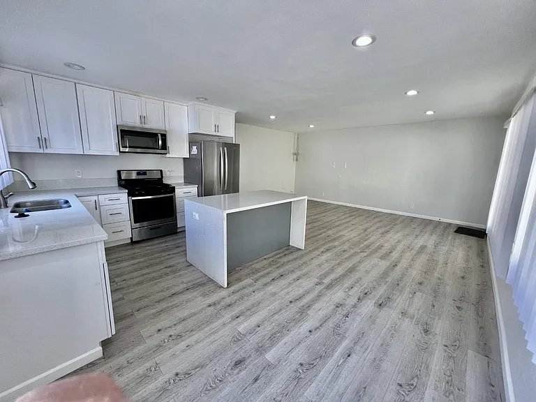 215 Concord St #E — Photo 6