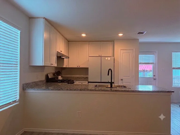 6935 Tides Trl — Photo 13