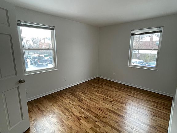 5th image of 1305 King Ave APT J