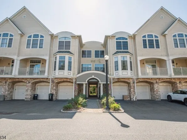 121 Turlington Ct, Livingston Twp., NJ 07039