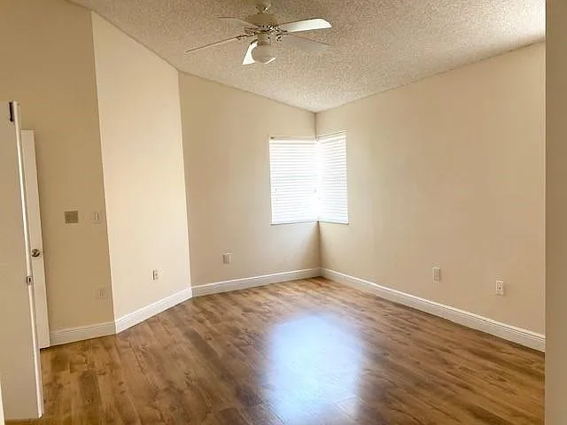 3145 N 37th Ave — Photo 25