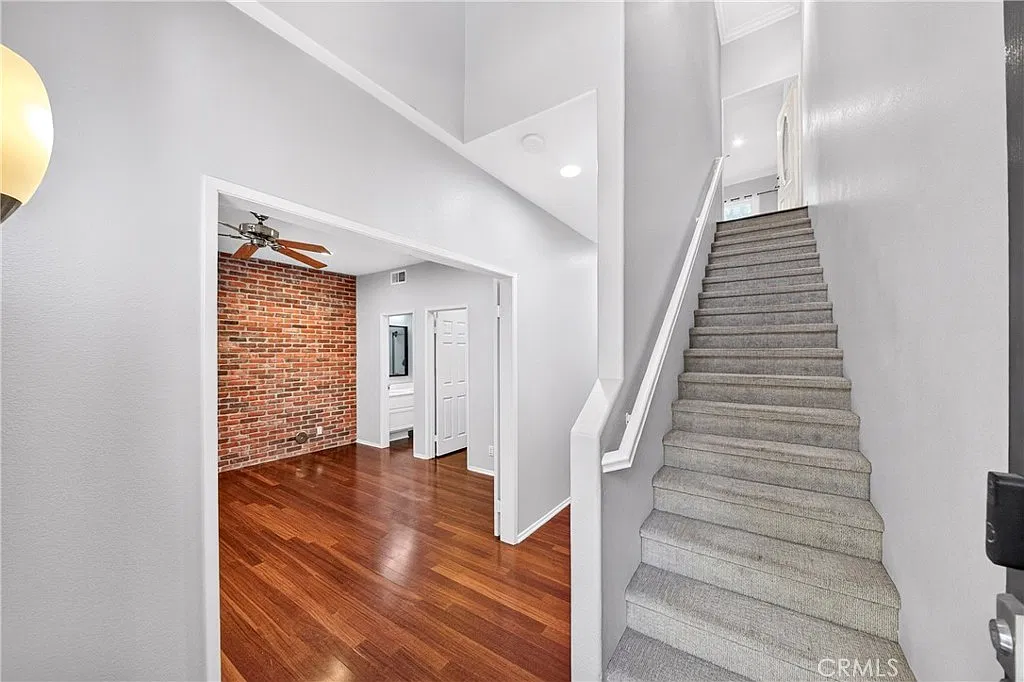 3 bed, 1695 sqft, $4,000 — Photo 2