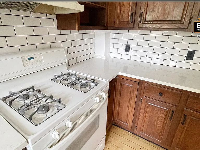 10-12 Otis St — Photo 16