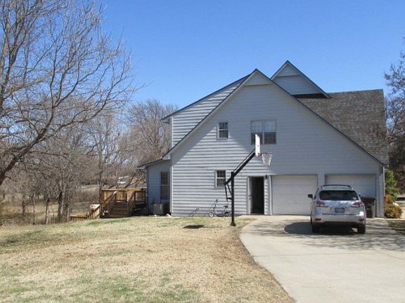 4th image of 9 Crestwood Dr