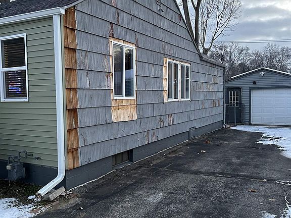 2nd image of 54252 Ironwood Rd