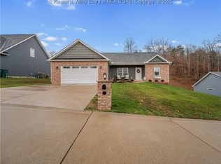 262 Castleknock Rd, Winfield, WV 25213