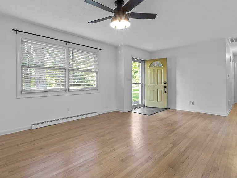 820 Eaglewood Dr — Photo 5