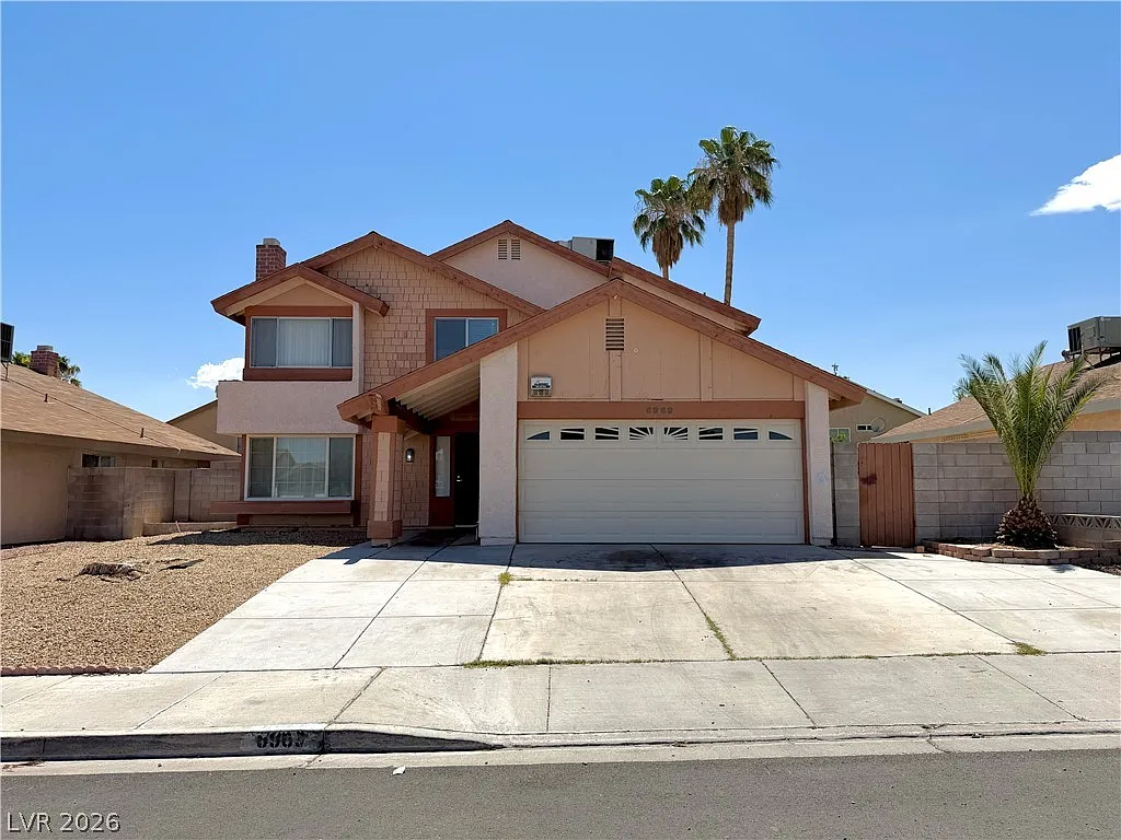 4 bed, 2.5 bath, 1638 sqft, $1,950 — Photo 1