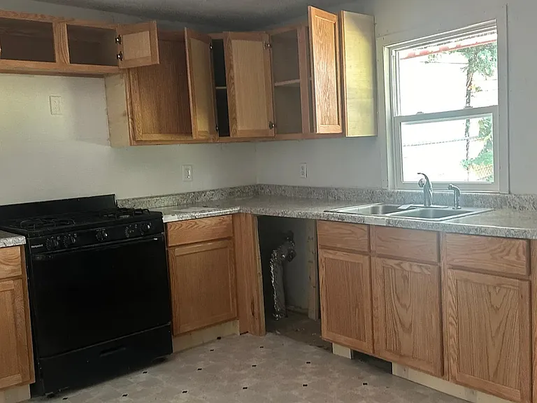 621 Bidwell St — Photo 9