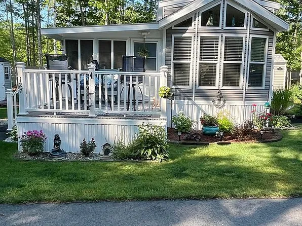1 Seacoast Ln #127, Old Orchard Beach, ME 04064