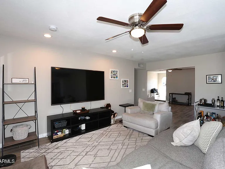 2634 S Cottonwood Dr — Photo 9