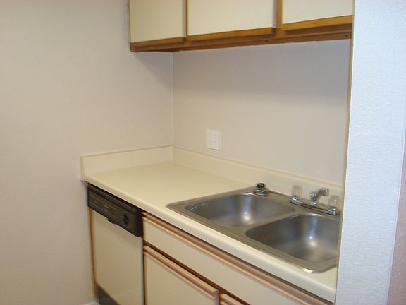 5th image of 1280 Missouri Ct APT 823