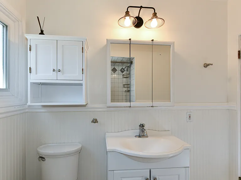 619 Seymour St — Photo 23